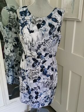 Laura Petites Sleeveless Floral Sheath Careerwear Cocktail Dress. Size 12